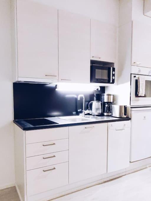 New Studio Cherry Near Helsinki Airport In Kivistoe Вантаа Экстерьер фото